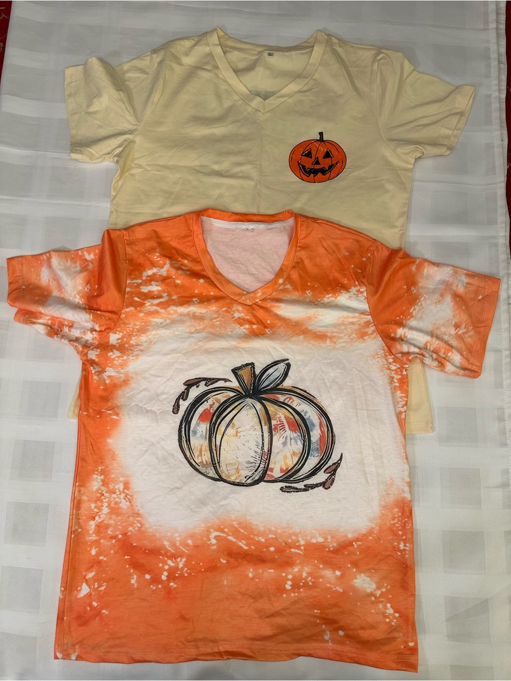 🧡🎃🤍 Bundle: 2 NWOT Large Women's Fall/Halloween T-shirts